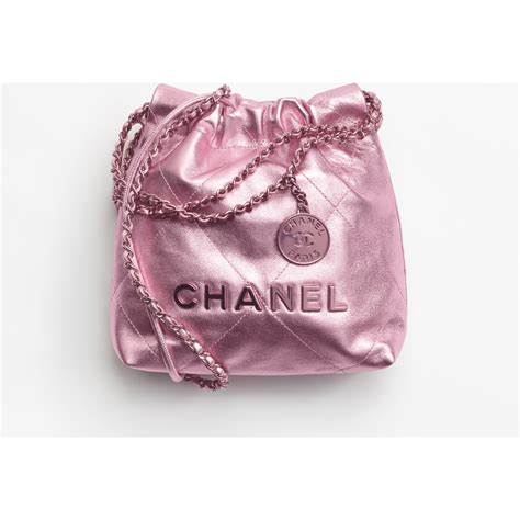 Chanel 22 mini handbag, Metallic lambskin & lacquered metal , 